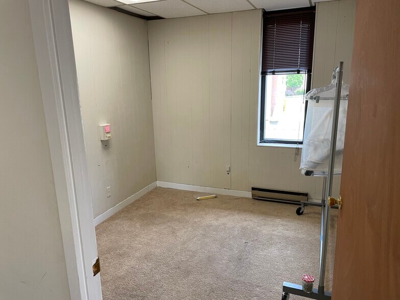 More Photos Of 4865 Arthur Kill Rd, Staten Island Warehouse For Lease