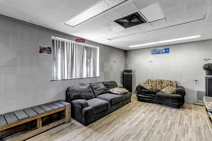 More Photos Of 142 Dutton Ave, Buffalo Warehouse For Sale