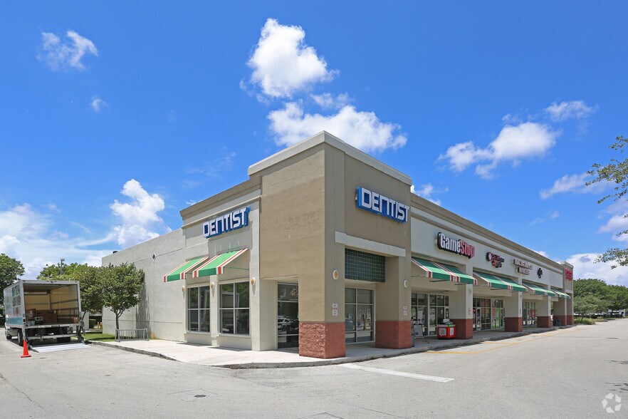 More Photos Of 14138-14150 SW 8th St, Miami General Retail For Lease