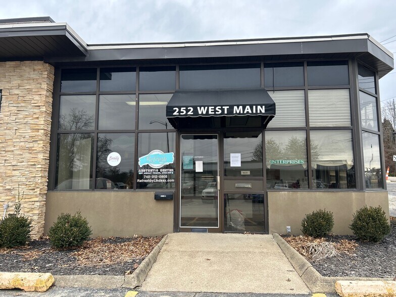 Primary Photo Of 252 W Main St, Saint Clairsville Medical For Lease