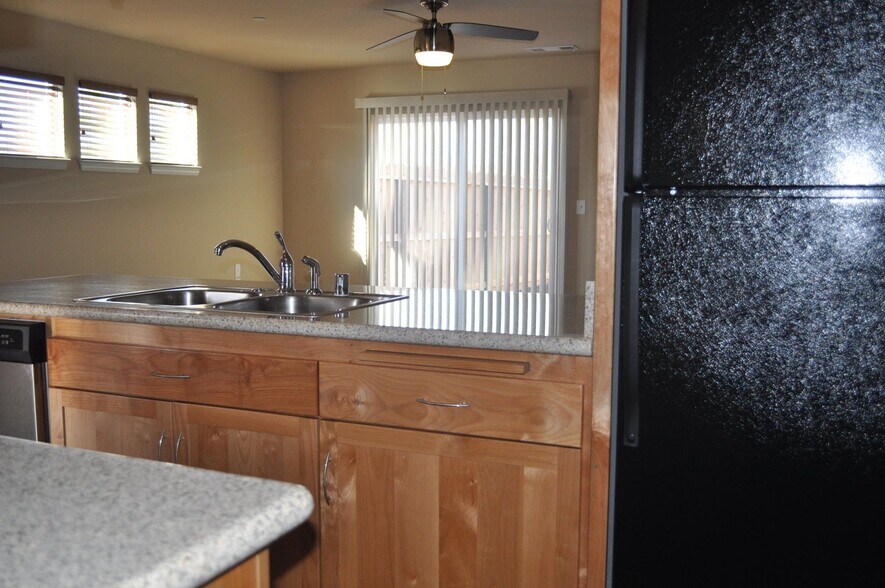 More Photos Of 1011 Burton Dr, Redding Apartments For Sale
