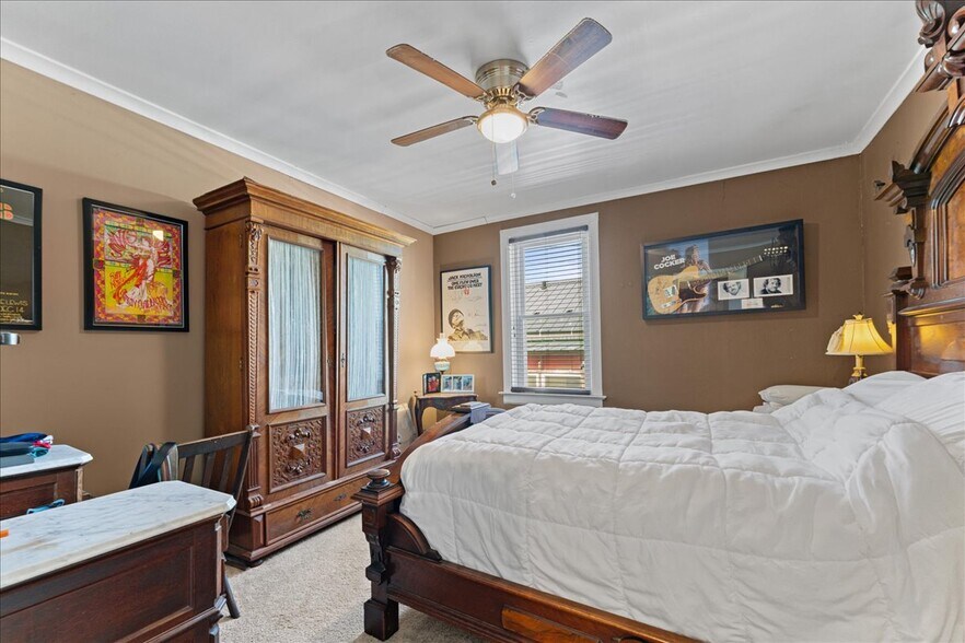 More Photos Of 517 Milwaukee St, Kewaunee General Retail For Sale