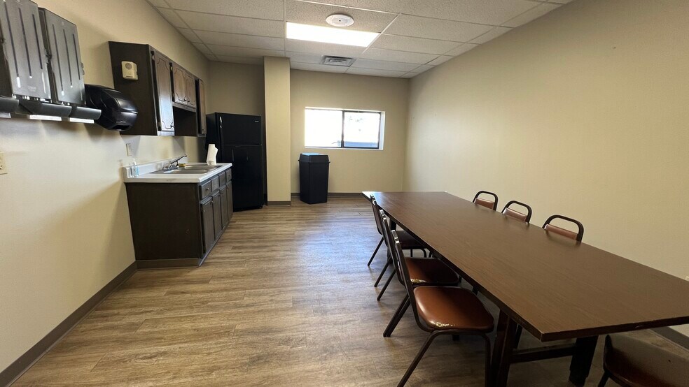 More Photos Of 1145 Brooks Rd, Memphis Mixed Retail For Sale