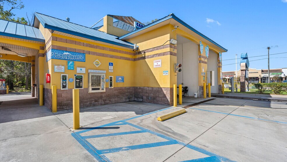 More Photos Of 113 S Valrico Rd, Valrico Carwash For Sale