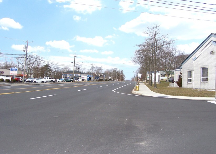 More Photos Of 627 Horseblock Rd, Farmingville Loft Creative Space For Sale