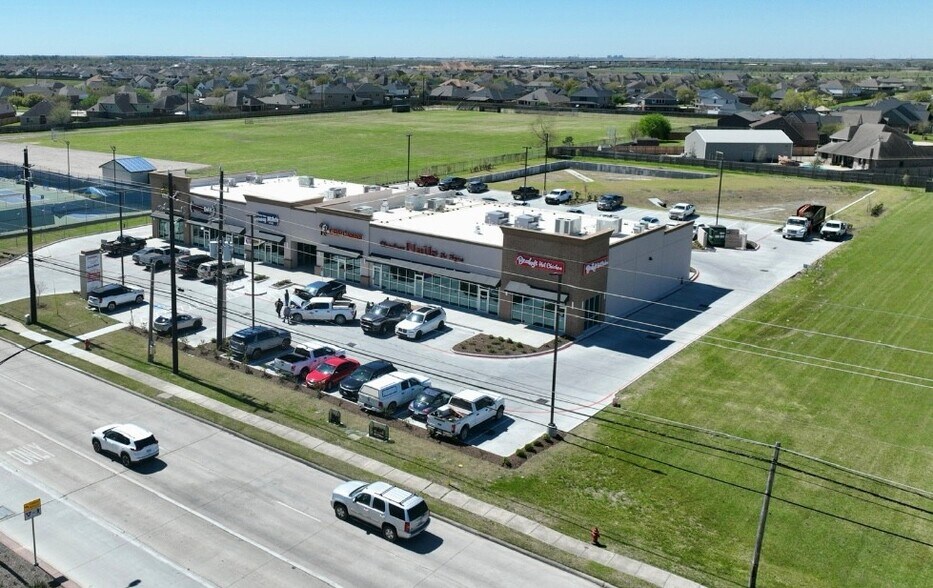 More Photos Of 9737 Eagle Dr, Mont Belvieu Storefront For Sale