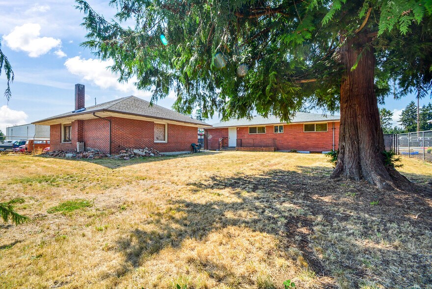 More Photos Of 8021 State Ave, Marysville Office For Sale