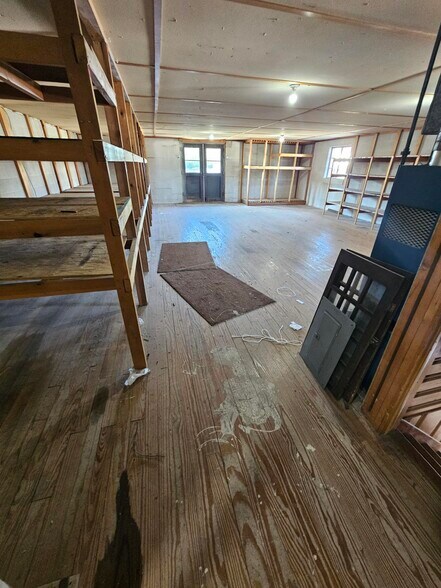 More Photos Of 201 S Gay St, Cridersville Warehouse For Lease