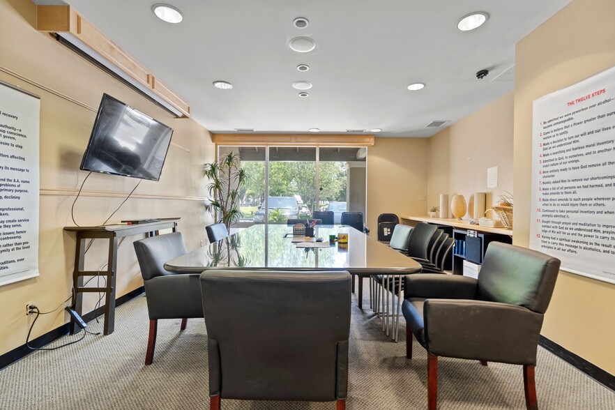 More Photos Of 1516 Brookhollow Dr, Santa Ana Medical For Lease