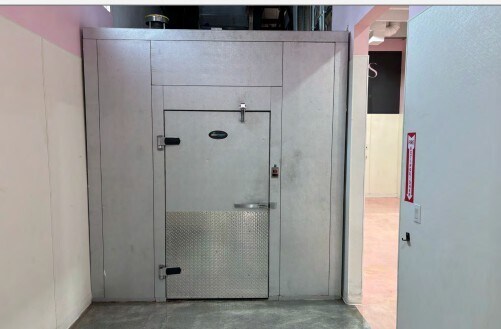 More Photos Of 180 NE 24th St, Miami General Retail For Lease
