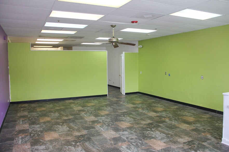 More Photos Of 1500-1538 W Algonquin Rd, Palatine Unknown For Lease