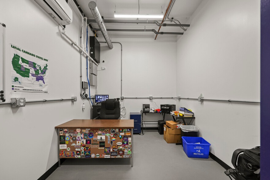 More Photos Of 700 S Main St, Sheffield Refrigeration Cold Storage For Sale