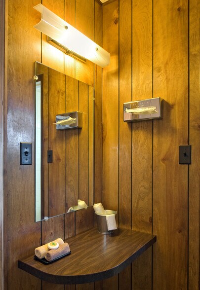 More Photos Of 501 E Historic Route 66, Moriarty Hotel For Sale