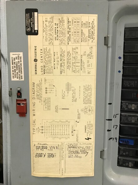 More Photos Of 19 Willard Rd, Norwalk Warehouse For Lease