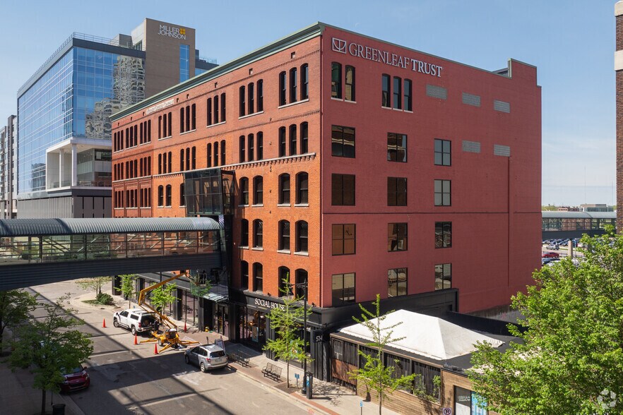 More Photos Of 25 Ottawa Ave SW, Grand Rapids Office For Sale