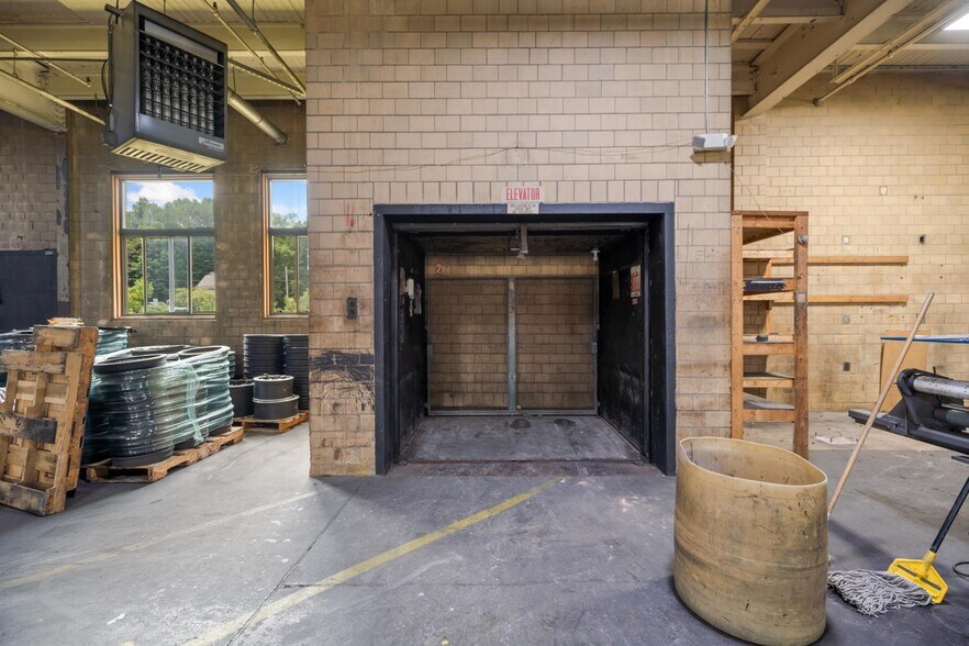 More Photos Of 254 Minot Ave, Auburn Warehouse For Sale
