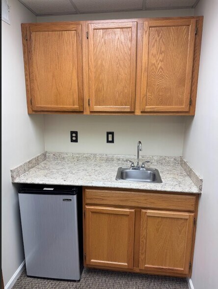 More Photos Of 1124 Rt 202 S, Raritan Office For Sale