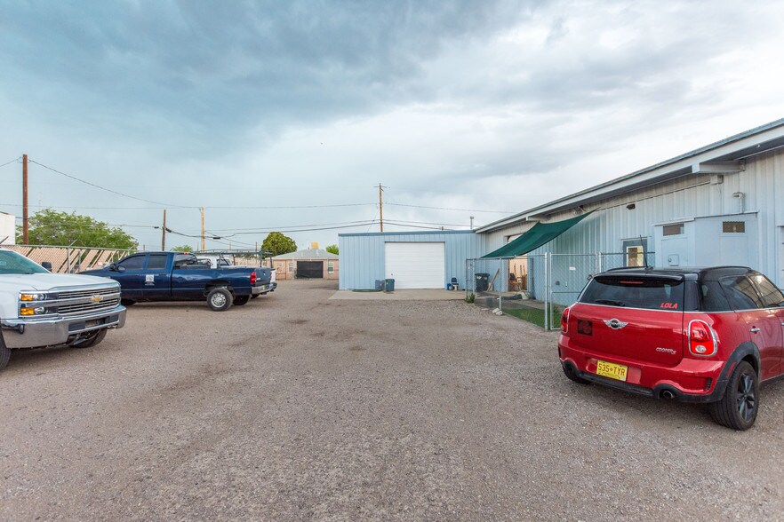 More Photos Of 848 W Hadley Ave, Las Cruces Light Manufacturing For Lease
