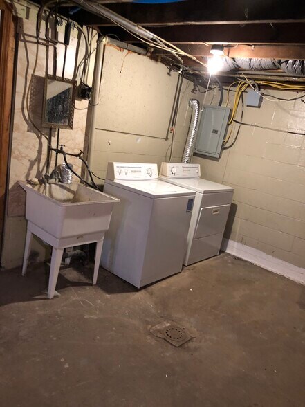 More Photos Of 147 Georgetown Rd, Beaver Falls Apartments For Sale