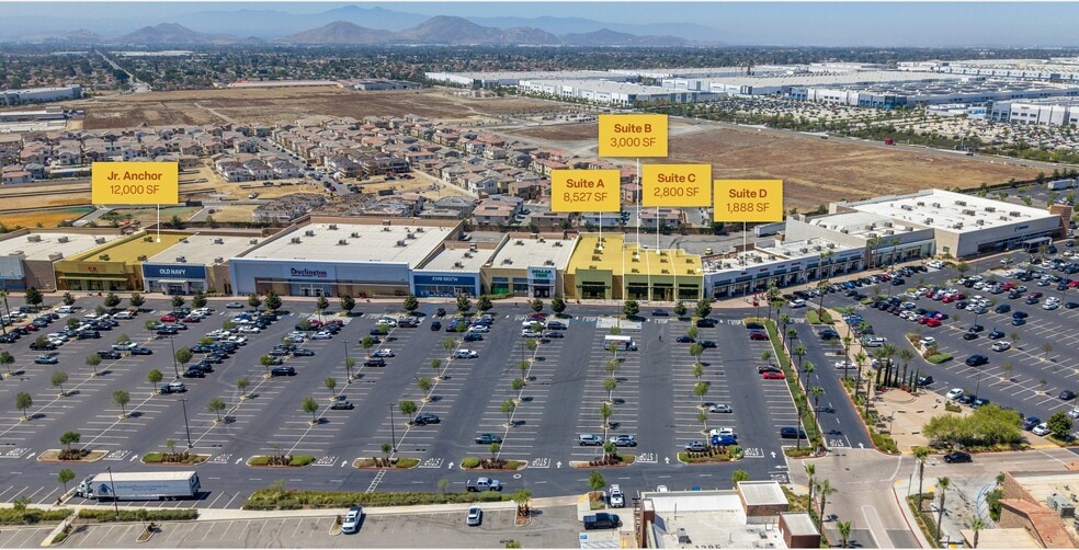 More Photos Of 1145 Renaissance Pky, Rialto Supermarket For Lease