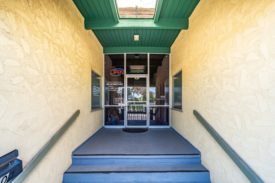 More Photos Of 608 S Harbor Blvd, Anaheim Office For Sale