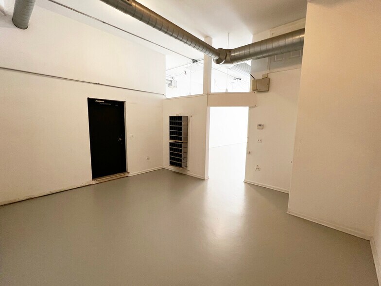 More Photos Of 2136-2142 W Division St, Chicago Storefront Retail Residential For Sale