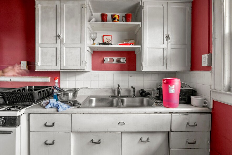 More Photos Of 1205 Garfield Ave, Lincoln Park Apartments For Sale