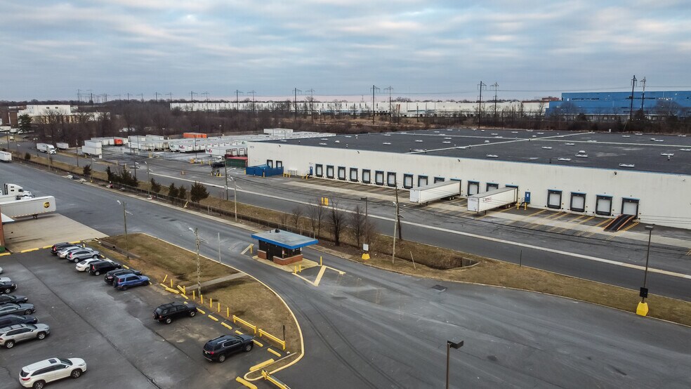 More Photos Of 23 Mack Dr, Edison Distribution For Lease