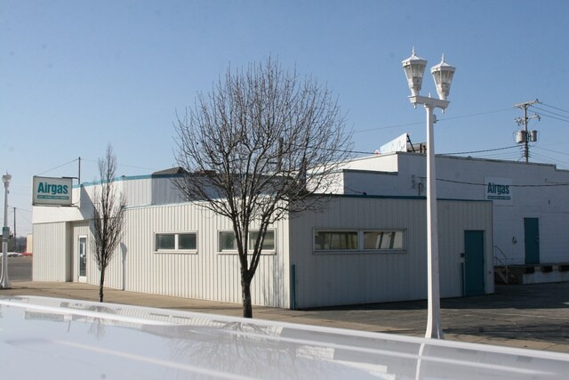 Primary Photo Of 311 Columbus Ave, Bay City Service For Sale