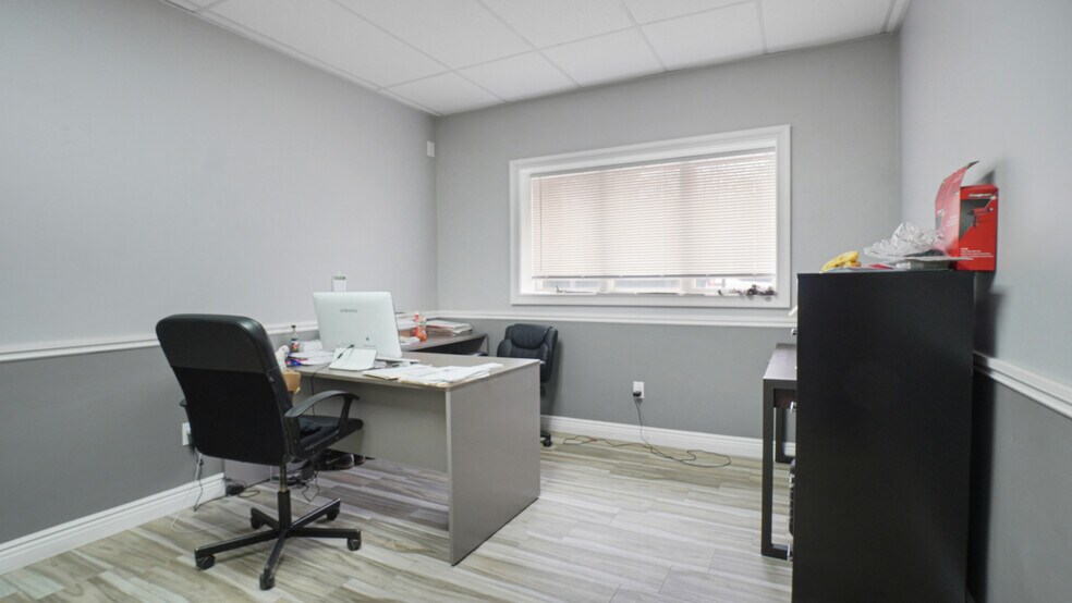 More Photos Of 10 Jerusalem Ave, Hempstead Auto Repair For Sale