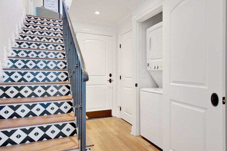 More Photos Of 5121 E Ocean Blvd, Long Beach Apartments For Sale