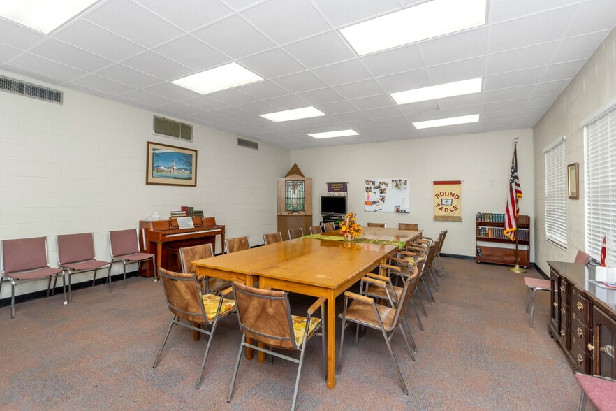 More Photos Of 411 Turner St, Clearwater Schools For Lease