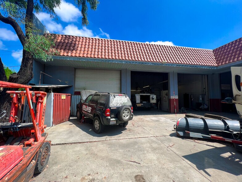 Primary Photo Of 301 E Blaine St, Corona Warehouse For Lease