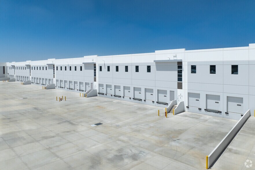 More Photos Of 33800 County Line Ln, Yucaipa Distribution For Sale