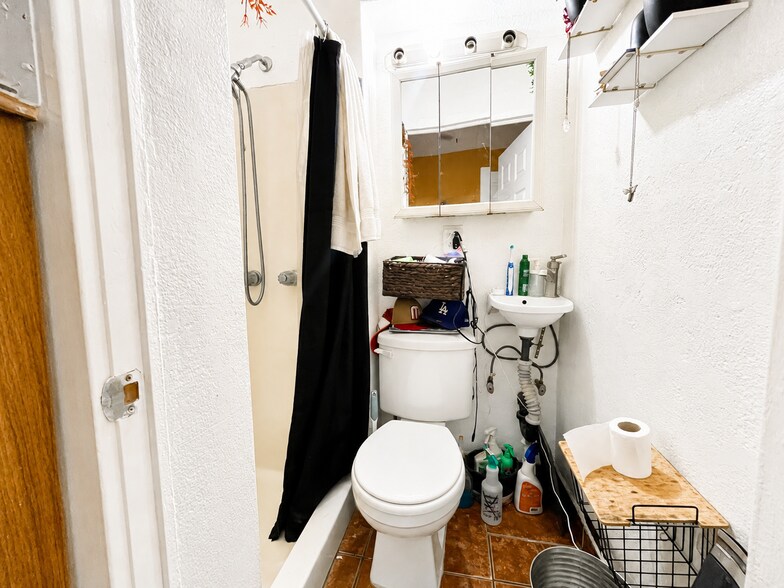 More Photos Of 515 Wilson Ave, Bakersfield Apartments For Sale