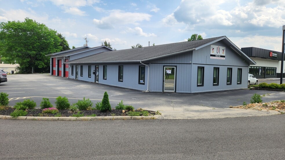 Primary Photo Of 313 C Oak Ridge Tpke, Oak Ridge Office For Sale