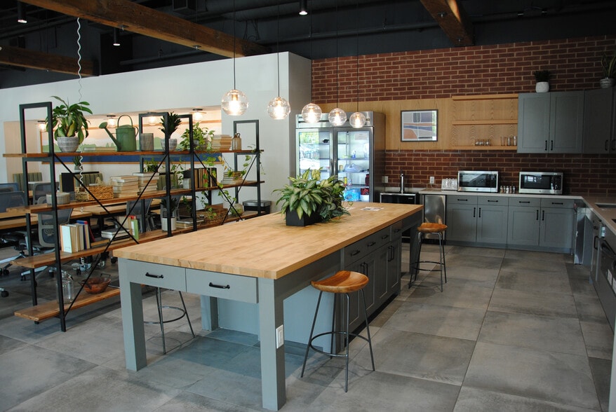 More Photos Of 300 E Davis St, McKinney Coworking Space