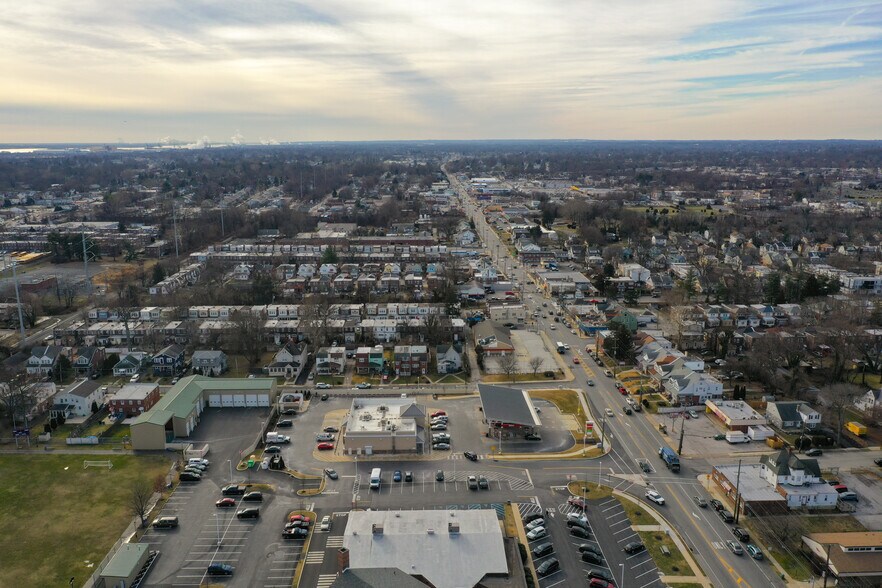 More Photos Of 910 MacDade Blvd, Collingdale Convenience Store For Sale
