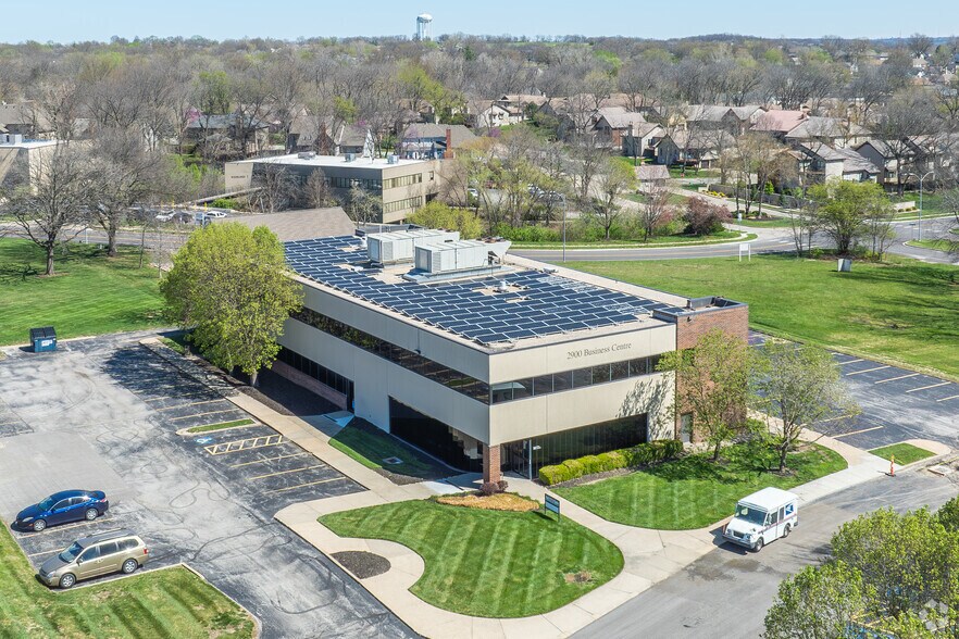 More Photos Of 2900 NE 60th St, Gladstone Office For Sale