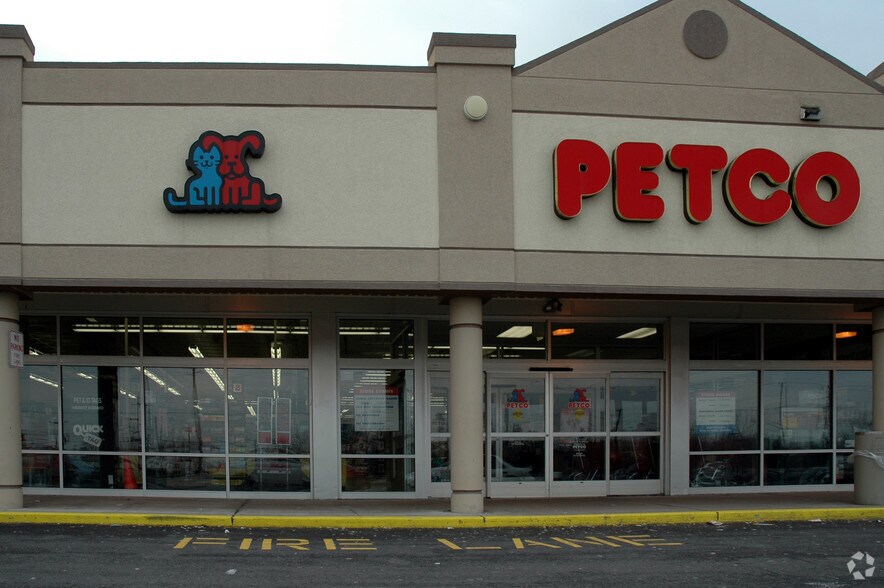 More Photos Of 3150 E Erie Blvd, De Witt Storefront For Lease