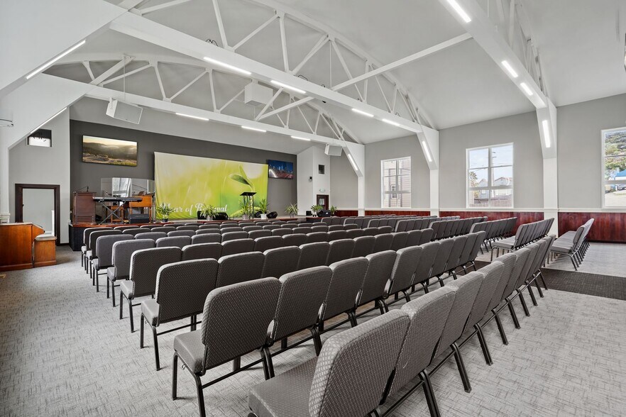 More Photos Of 1221 Oakdale Ave, San Francisco Religious Facility For Sale