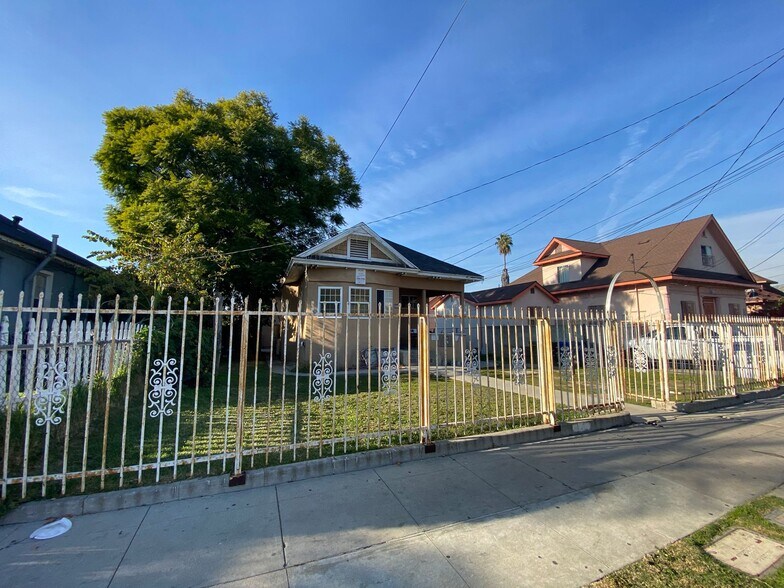 More Photos Of 451 S Breed St, Los Angeles Apartments For Sale