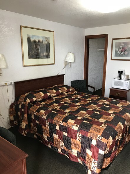 More Photos Of 406 E Route 66 Blvd, Tucumcari Hotel For Sale