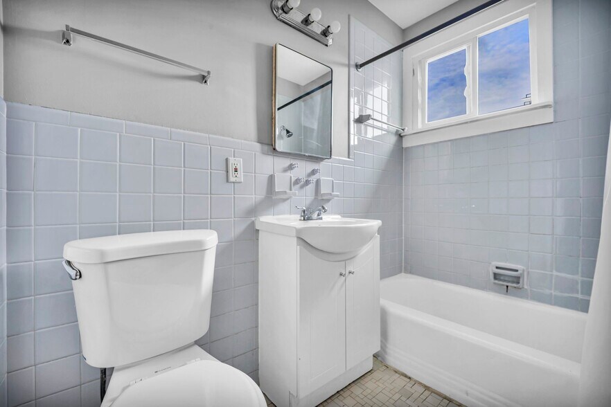 More Photos Of 885 S Green Rd, Cleveland Apartments For Sale