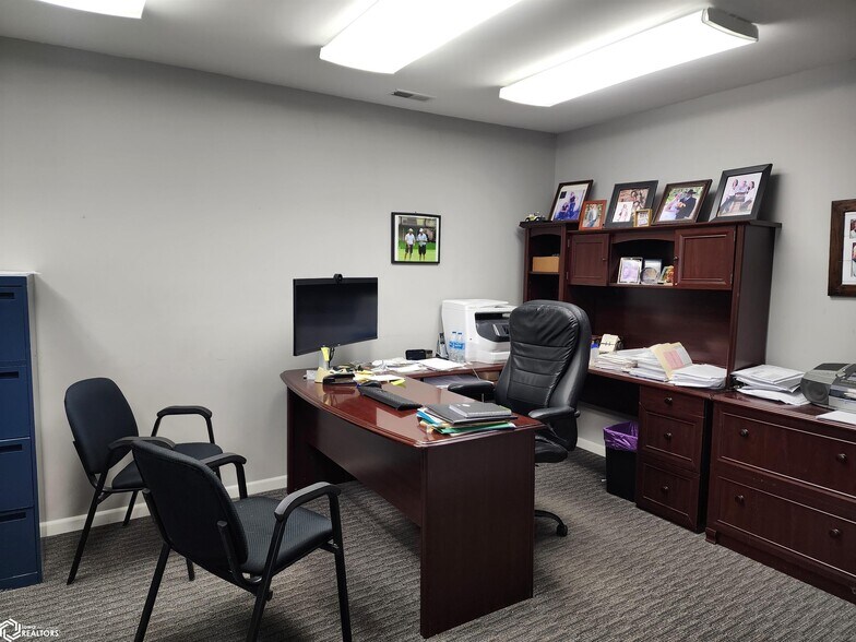 More Photos Of 106 E 7th St, Atlantic Office For Sale