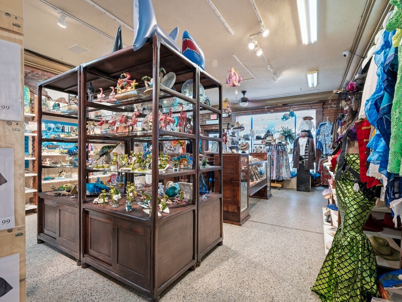 More Photos Of 415 Flagler Ave, New Smyrna Beach Storefront For Sale