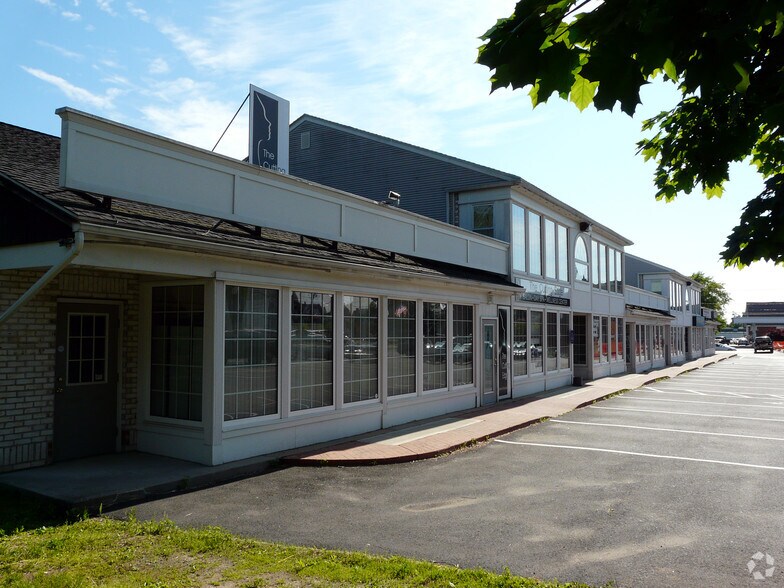 More Photos Of 4-28 Southwick St, Feeding Hills Freestanding For Lease