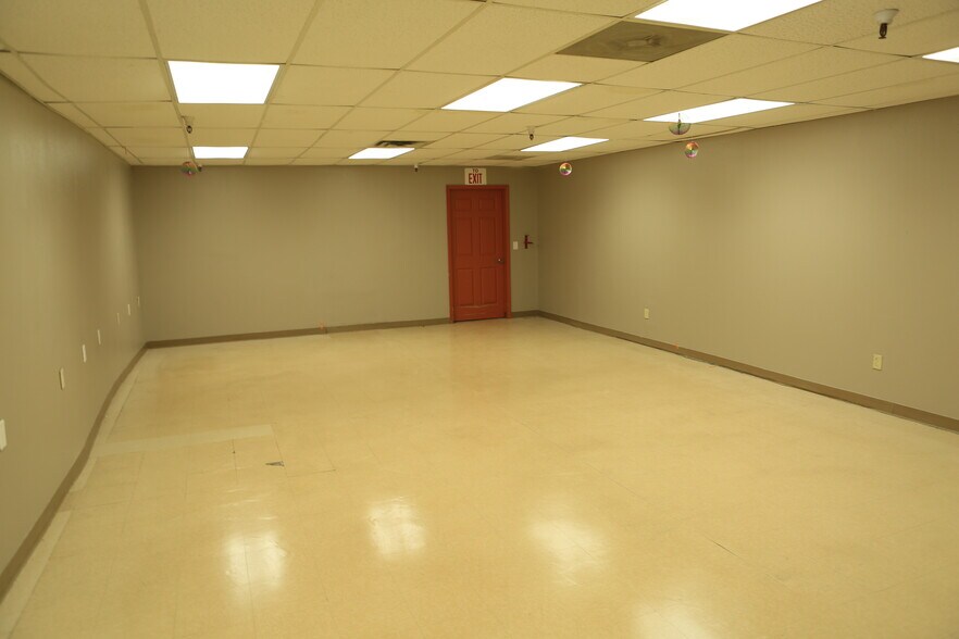 More Photos Of 706 Knickerbocker Rd, San Angelo Manufacturing For Lease