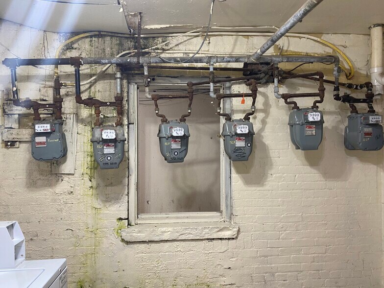 More Photos Of 38 S Main Ave, Albany Multifamily For Sale