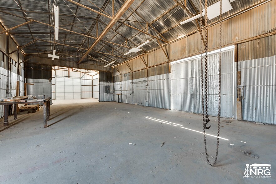 More Photos Of 1591 S US Highway 385, Andrews Warehouse For Lease